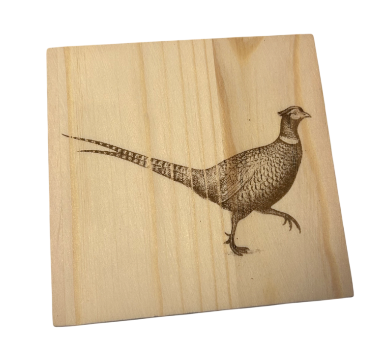 Holzuntersetzer mit Tiergravur – Natur trifft Funktionalität