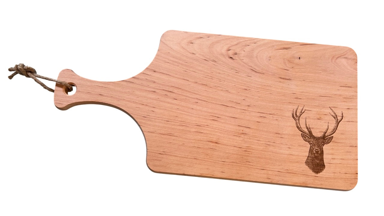 Natürlich schön: Graviertes Schneidebrett aus Erlenholz