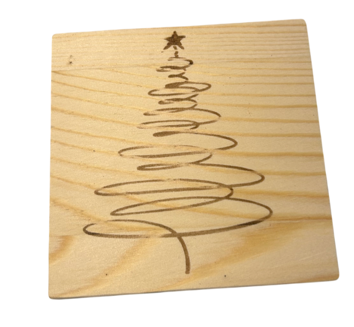 Holzuntersetzer mit Tiergravur – Natur trifft Funktionalität