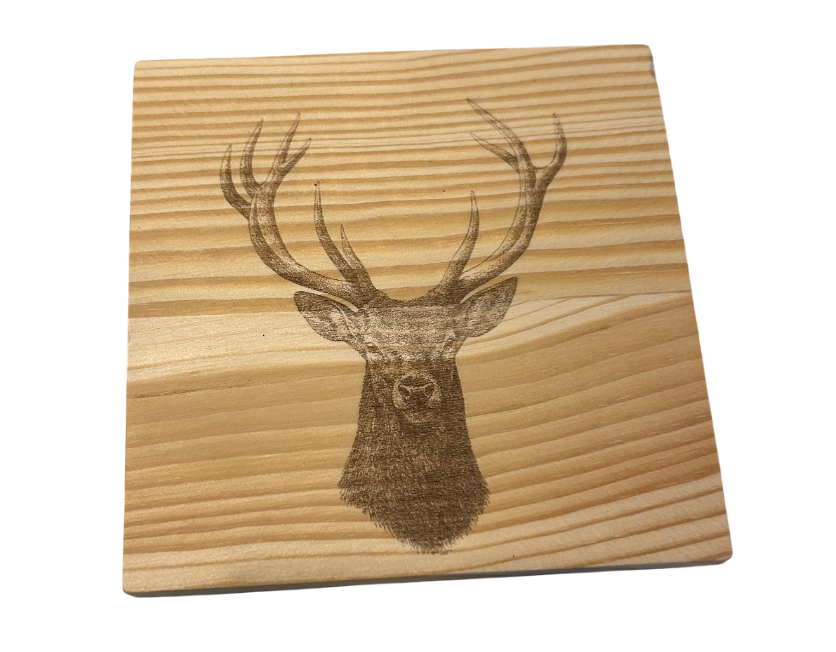 Holzuntersetzer mit Tiergravur – Natur trifft Funktionalität